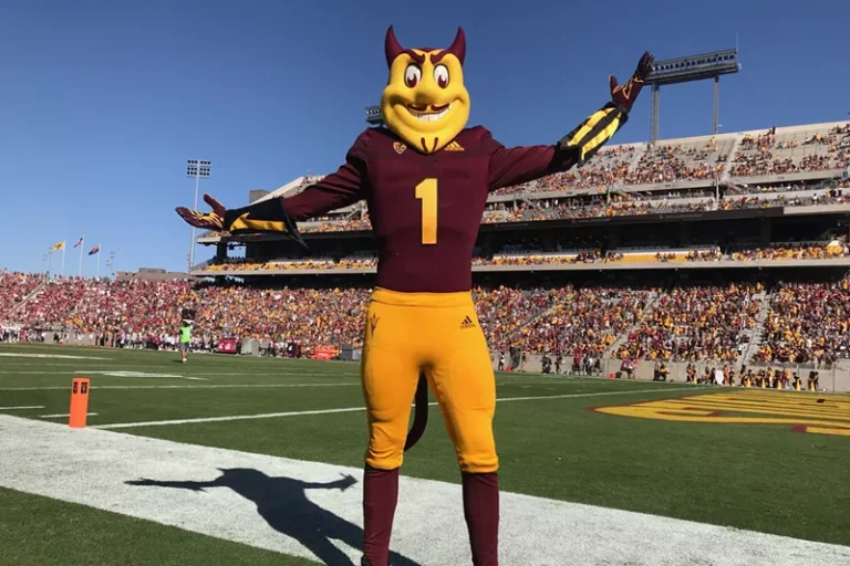 asu-football-sparky-the-sun-devil-mascot