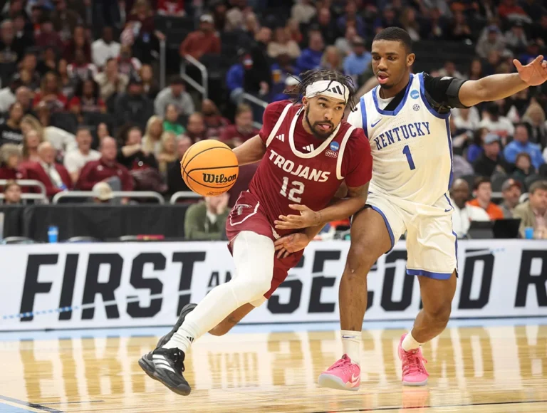 Troy-Hoops-2