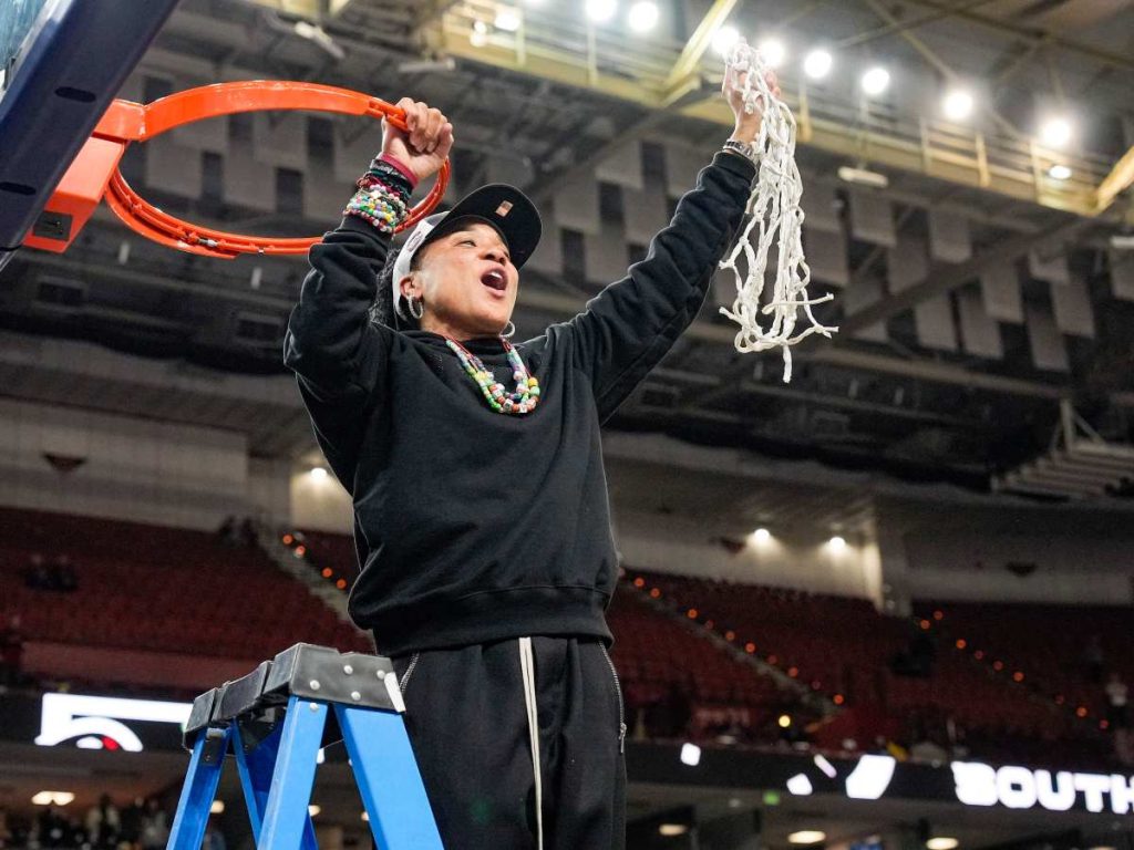 south-carolina-coach-dawn-staley