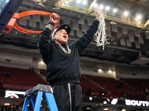 south-carolina-coach-dawn-staley