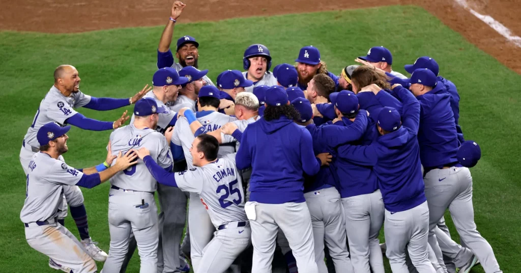 241030-dodgers-celebrate-lr-fc323a