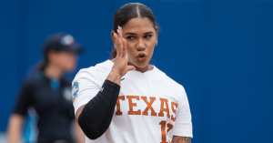 Mia-Scott-injury-update-ESPN-broadcast-reveals-Texas-star-playing-through-torn-ACL