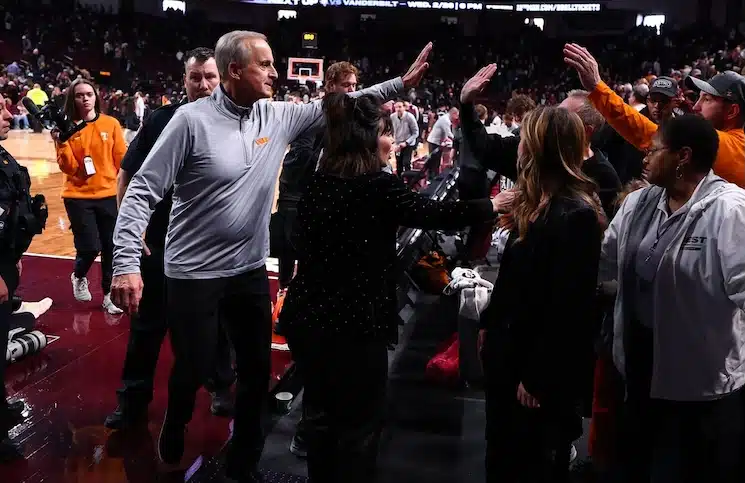 Rick-Barnes-—-Tennessee-Basketball.jpg