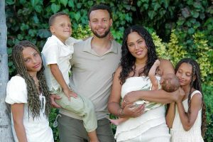 stephen-curry-and-ayesha-curry-family-tout-091024-c49963c7b50d4d26934b5b3d582931a7