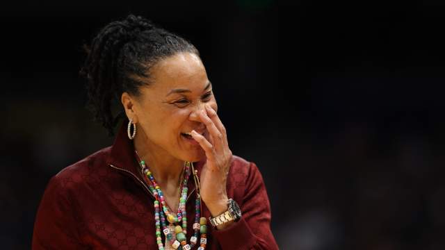 south-carolina-gamecocks-coach-dawn-staley